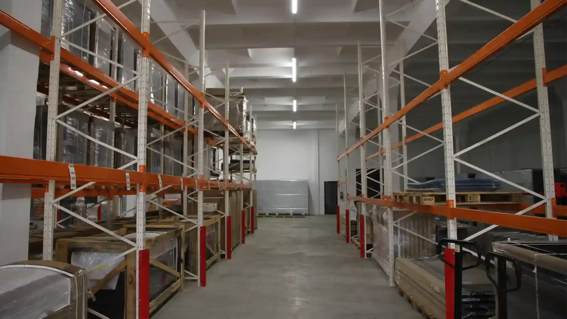 <span>60000</span> produse