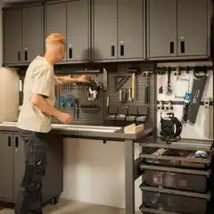 Решения для хранения инструментов в гараже