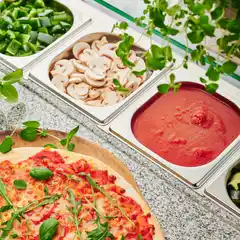 Стол холодильный3-дверный со стеклянной столешницей, V 402 л