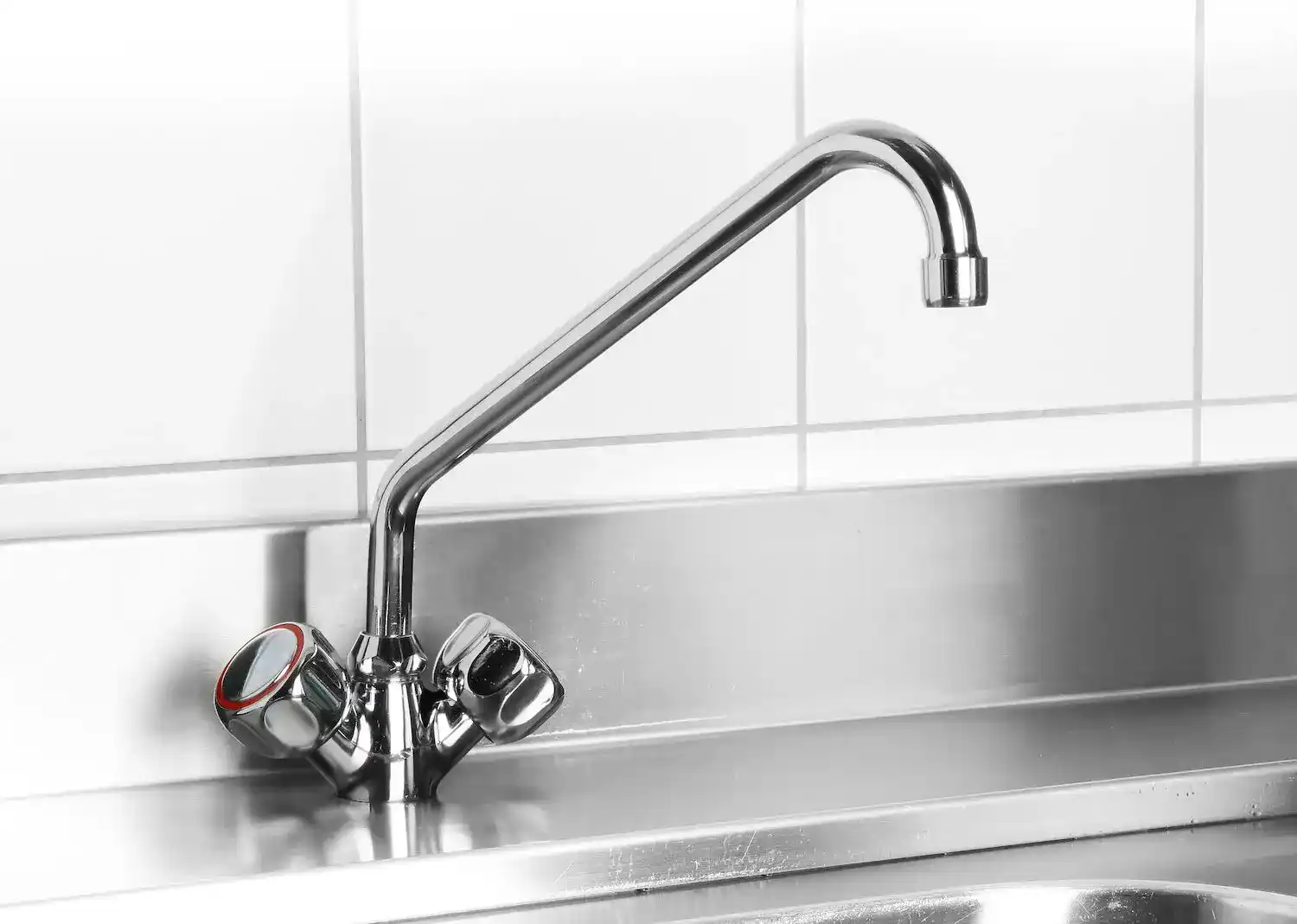 Robinet pentru chiuvetă cu pipă pivotantă 250 mm