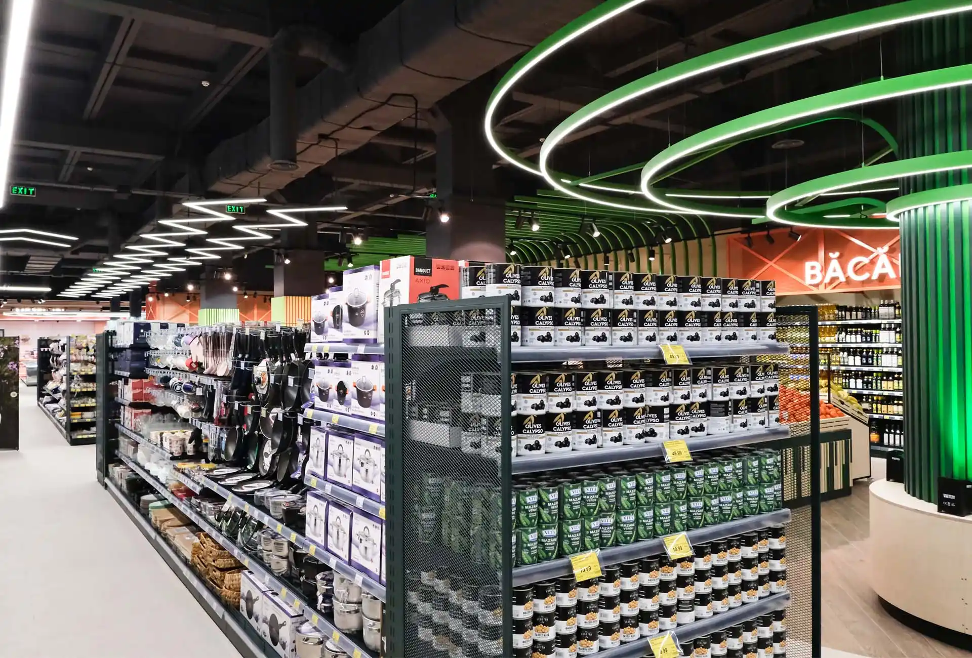 Bonus Superstore, Botanica