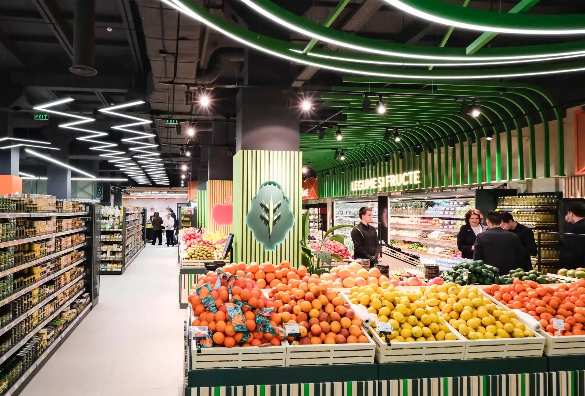 Bonus Superstore, Botanica