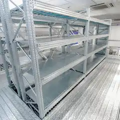Профессиональная многоуровневая система хранения для складов Серия Walkways & Mezzanines