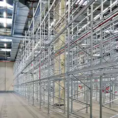 Профессиональная безболтовая система хранения для складов Серия Superbo