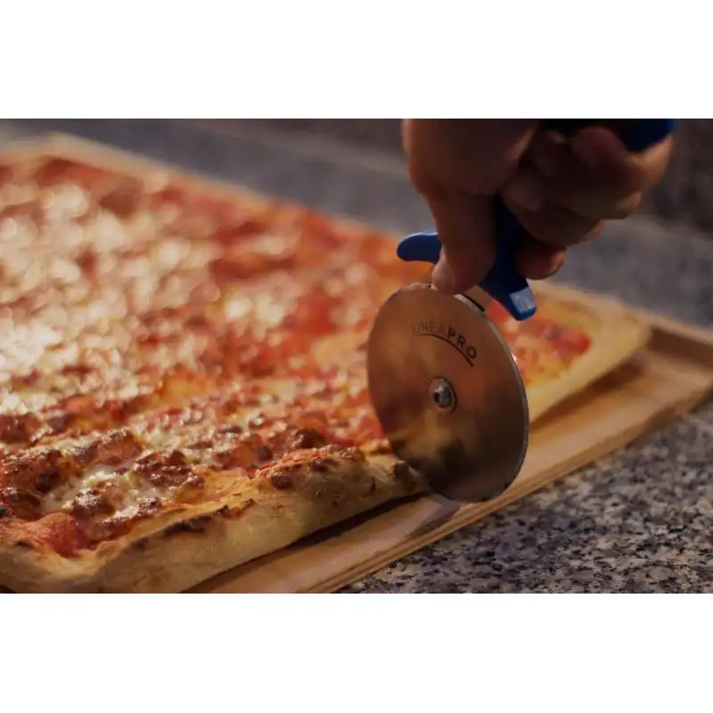 Нож для пиццы с фиксированной ручкой и колесом 100 мм