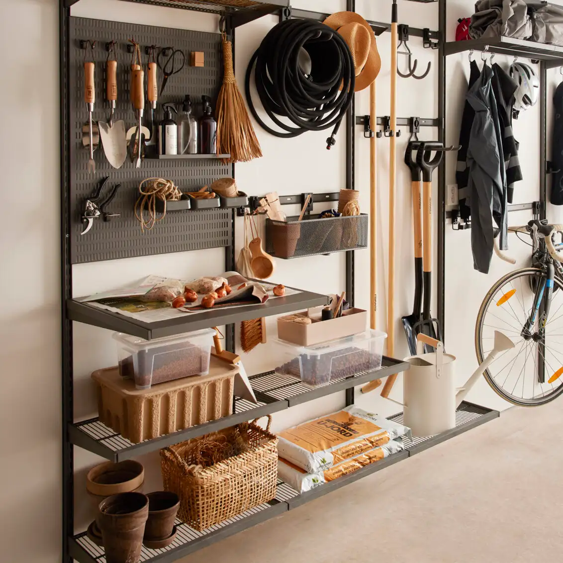 Решение для хранения садовых инструментов