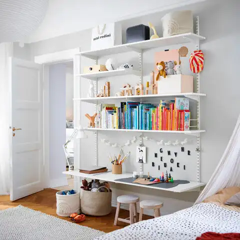 Настенное хранилище для детской комнаты