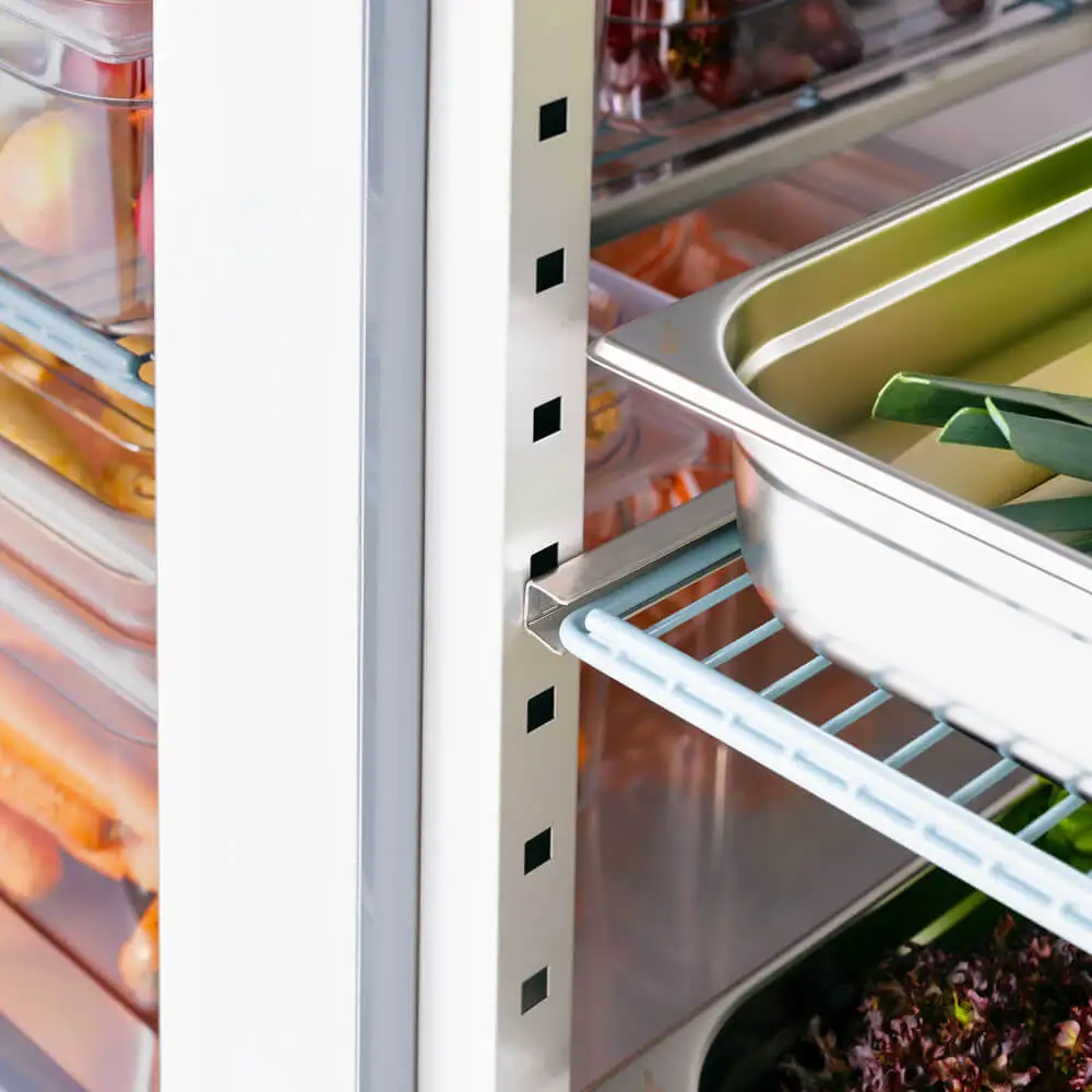 Шкаф холодильный нержавеющий на ножках, GN 2/1, V 600 л Stalgast