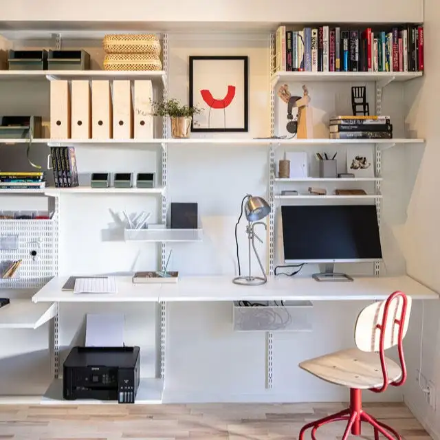 Домашний офис за раздвижными дверями