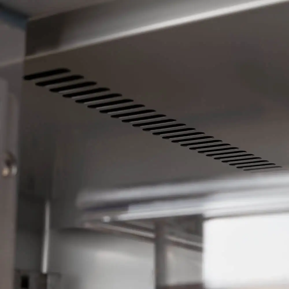 Стол холодильный с бортиком, 3-дверный, V 417 л Stalgast