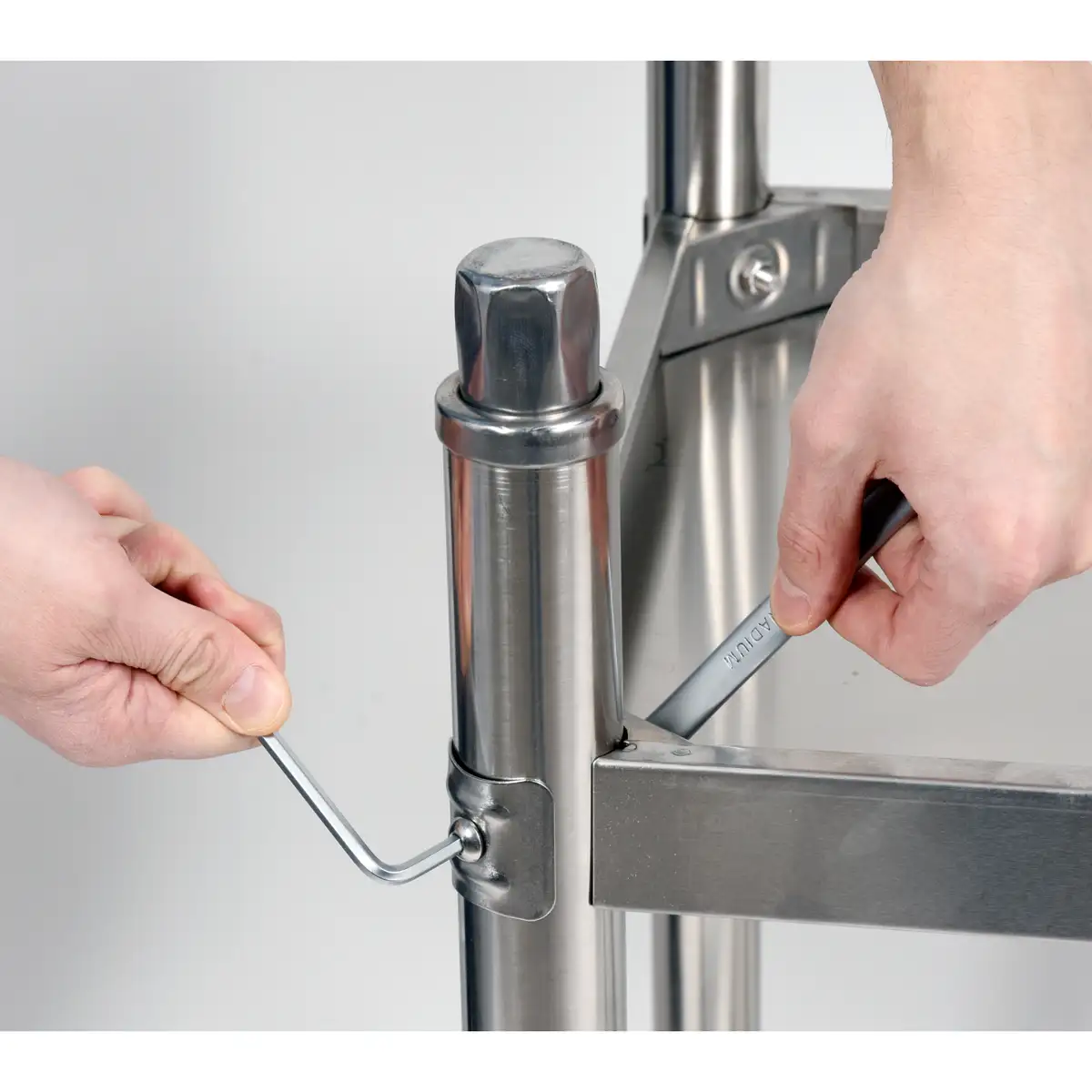 Стол из нержавеющей стали с бортиком и полкой, 800x600x850+100 мм, YATO