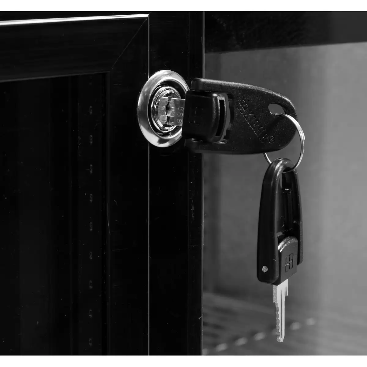 Холодильный шкаф/витрина для бутылок с 2 раздвижными дверями, 227 л, YATO