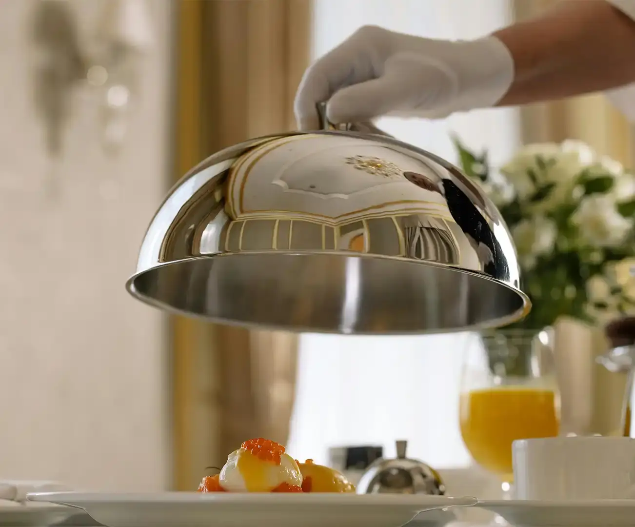 Self-service equipment and catering equipment