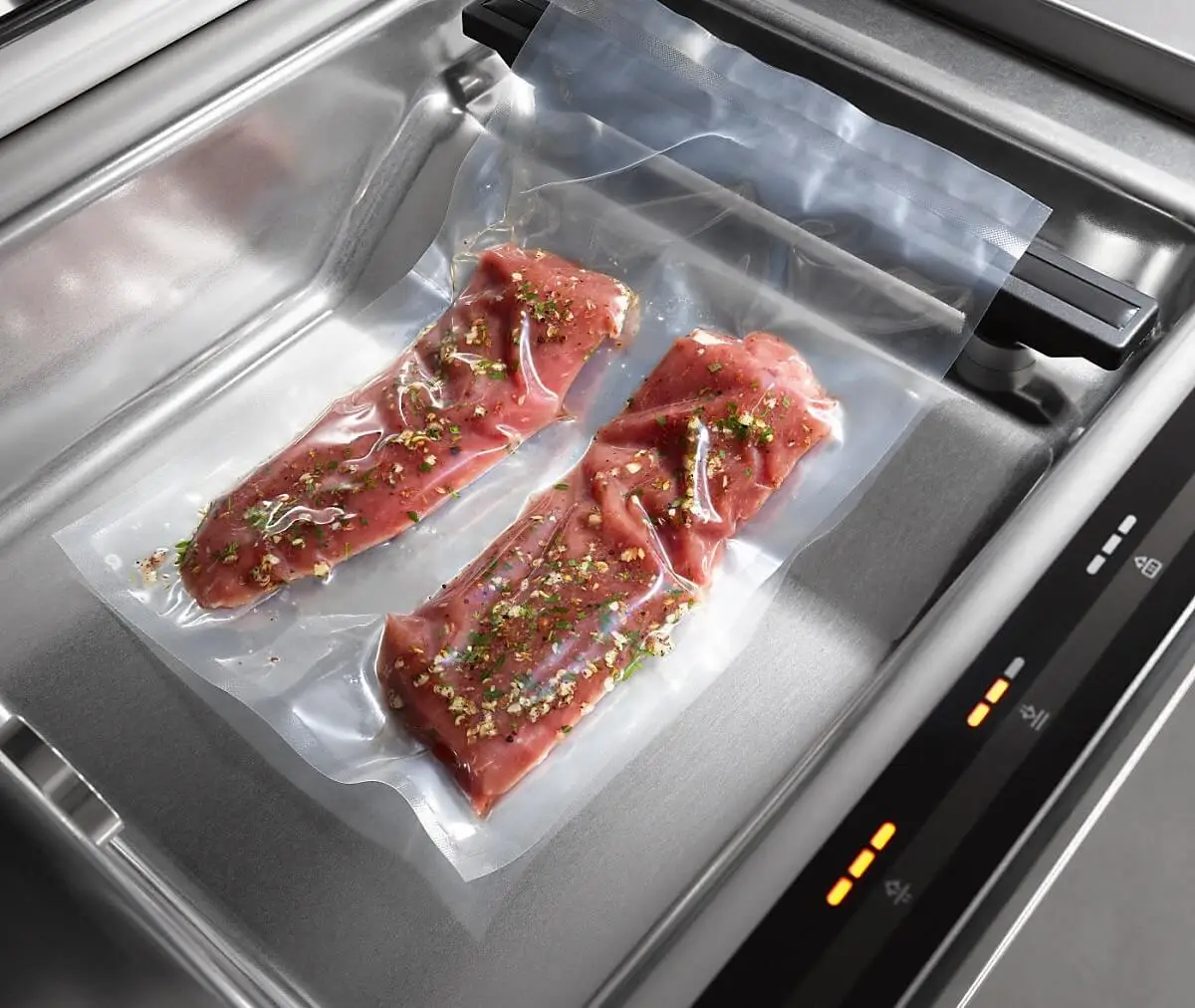 Vacuum sealing equipment