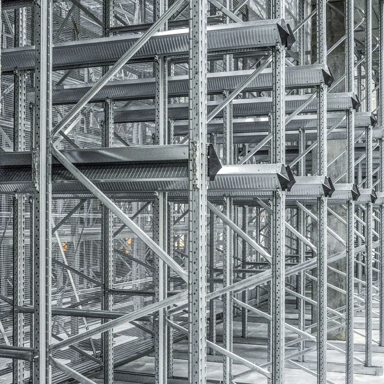 Профессиональная полочная система хранения высокой нагрузки  Серия Superbuild